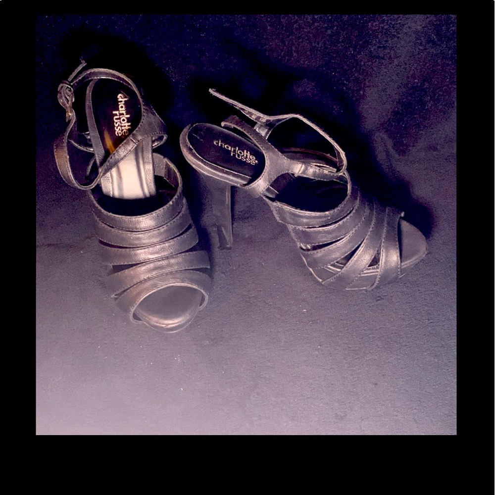 Black heel sandals